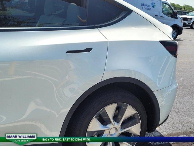Photo of 2022 Pearl White Multi Tesla Model Y