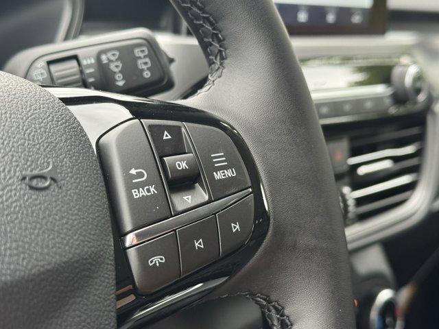 Photo of 2025 Silver Metallic Ford Escape