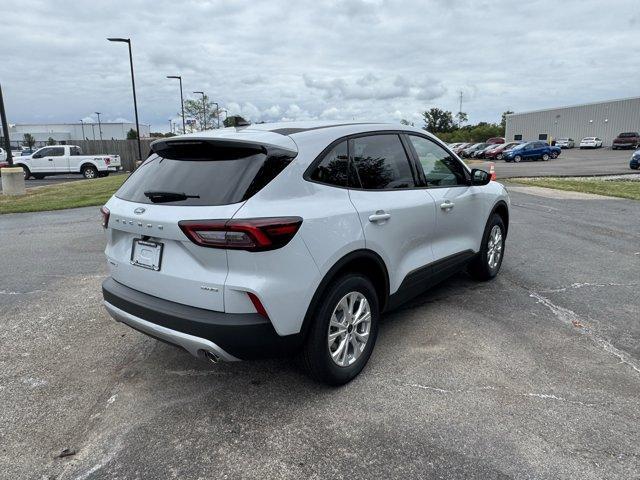 Photo of 2025 Silver Metallic Ford Escape