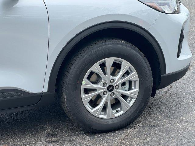Photo of 2025 Silver Metallic Ford Escape