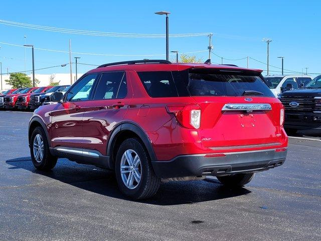 Photo of 2022 Rapid Red Metallic Tinted Clearcoat Ford Explorer