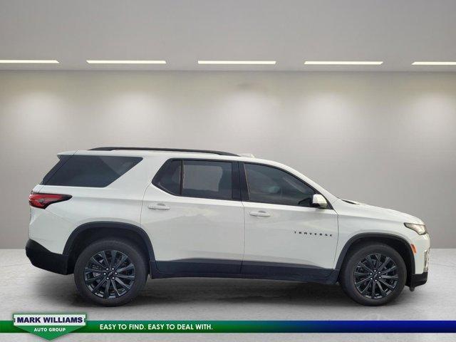 Photo of 2023 Summit White Chevrolet Traverse