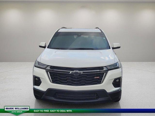 Photo of 2023 Summit White Chevrolet Traverse
