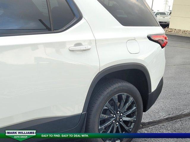 Photo of 2023 Summit White Chevrolet Traverse