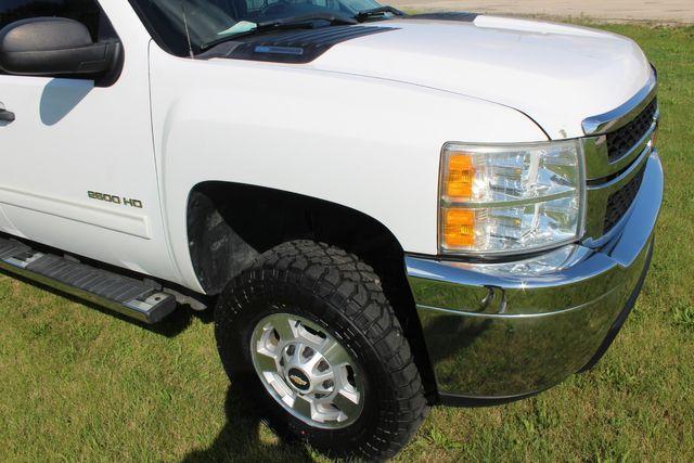 Photo of 2013 Summit White Chevrolet Silverado 2500