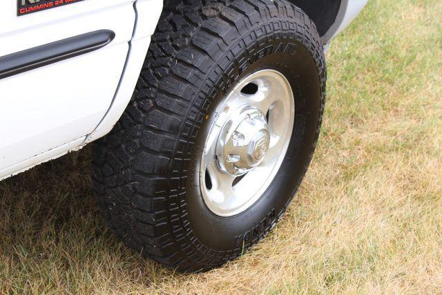 Photo of 2001 Bright White Clearcoat Dodge Ram 2500