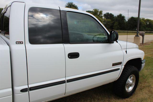 Photo of 2001 Bright White Clearcoat Dodge Ram 2500