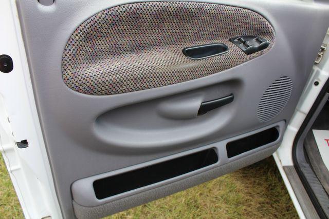 Photo of 2001 Bright White Clearcoat Dodge Ram 2500