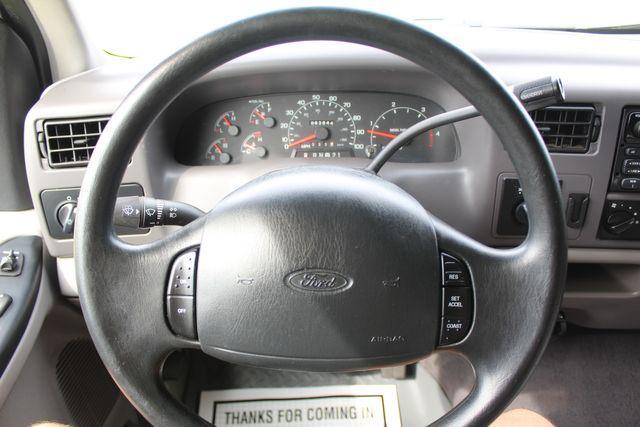 Photo of 2001 Silver Clearcoat Metallic Ford F-350