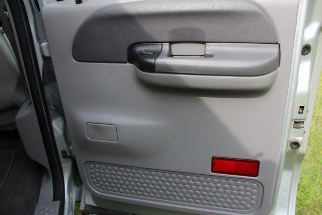 Photo of 2001 Silver Clearcoat Metallic Ford F-350