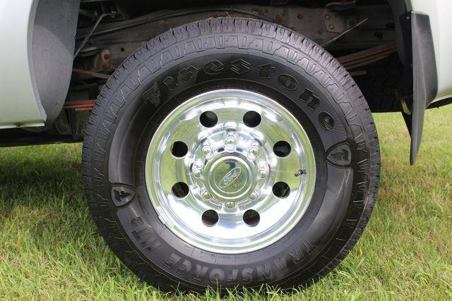 Photo of 2001 Silver Clearcoat Metallic Ford F-350