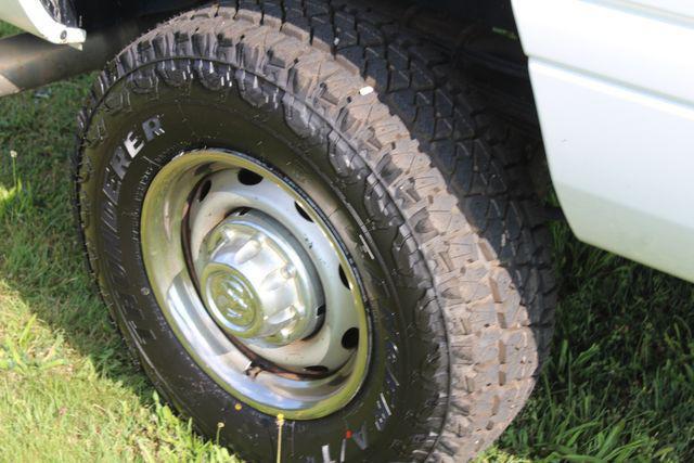 Photo of 2001 White Dodge Ram 2500