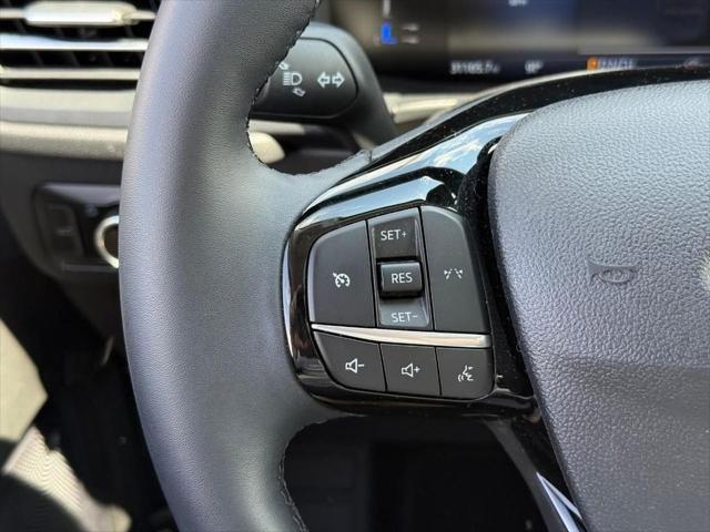 Photo of 2023 Oxford White Ford Escape