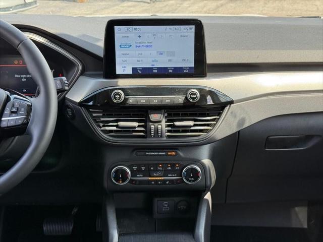 Photo of 2023 Oxford White Ford Escape