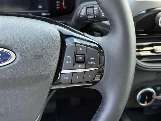 Photo of 2023 Oxford White Ford Escape