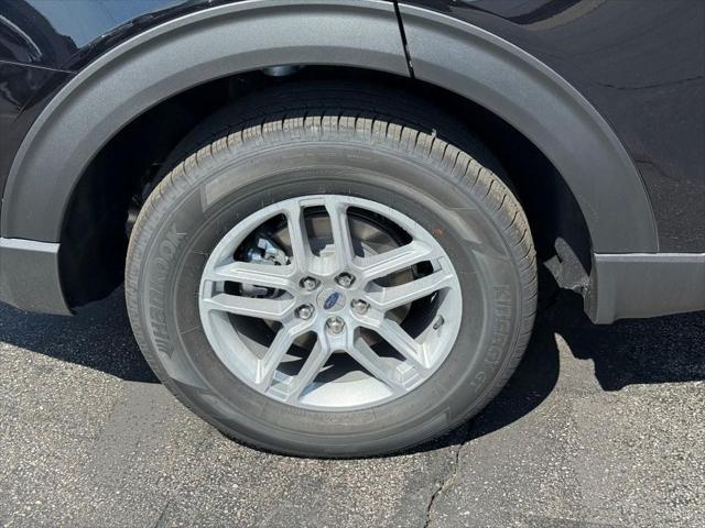 Photo of 2025 Agate Black Metallic Ford Explorer