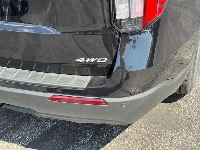 Photo of 2025 Agate Black Metallic Ford Explorer