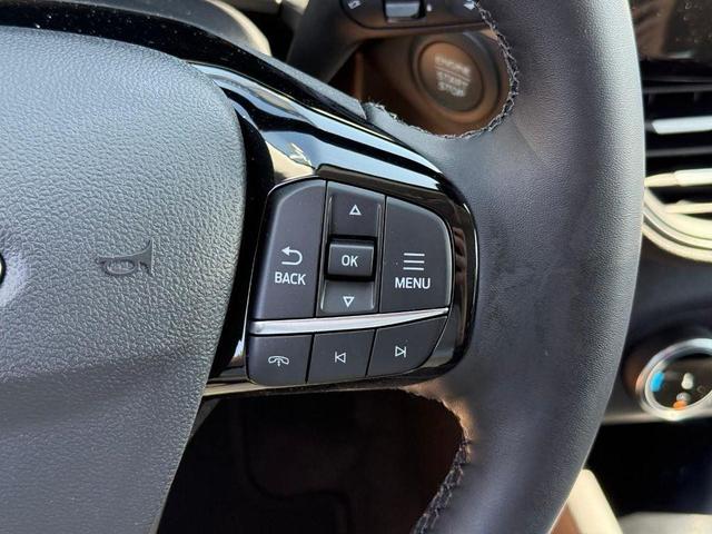Photo of 2025 Space Silver Metallic Ford Escape