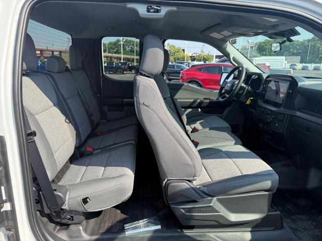 Photo of 2025 Oxford White Ford F-150
