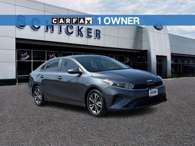 Photo of 2023 Gravity Gray Kia Forte
