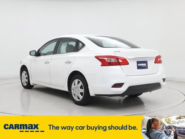 Photo of 2016 White Nissan Sentra