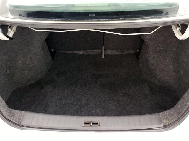 Photo of 2016 White Nissan Sentra