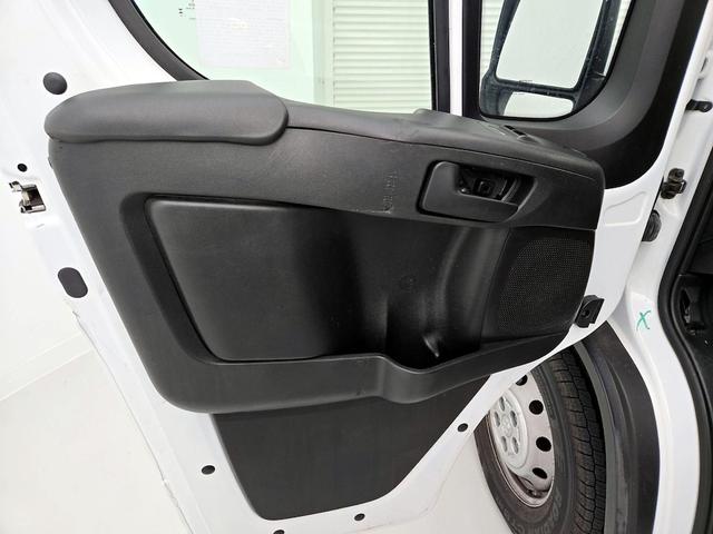 Photo of 2023 White RAM ProMaster 2500