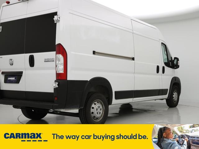 Photo of 2023 White RAM ProMaster 2500