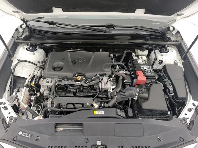 Photo of 2019 White Toyota Camry