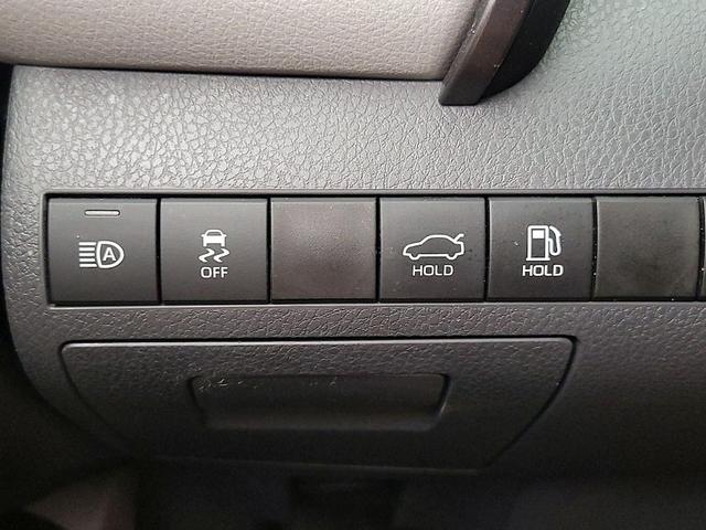 Photo of 2019 White Toyota Camry