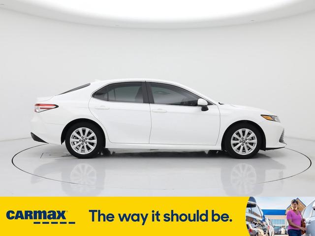 Photo of 2019 White Toyota Camry