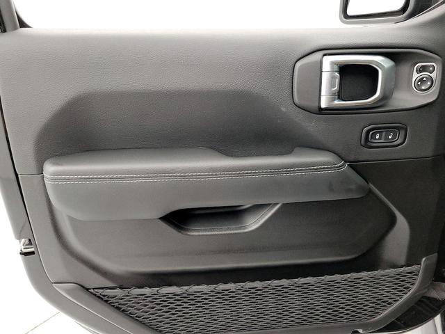 Photo of 2023 Black Jeep Gladiator
