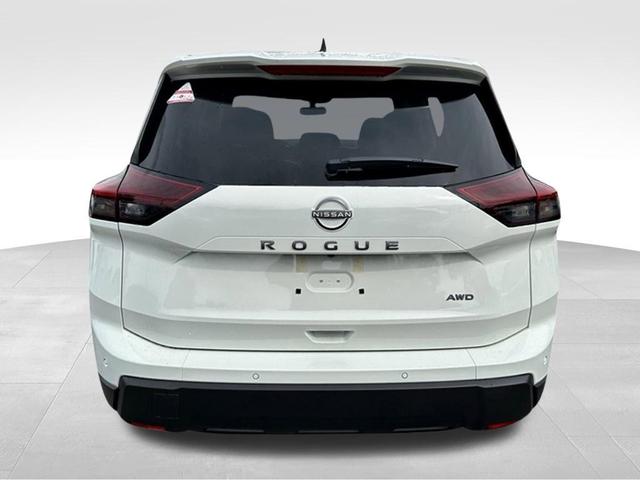 Photo of 2026 Glacier White Nissan Rogue