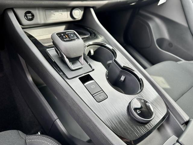 Photo of 2026 Glacier White Nissan Rogue