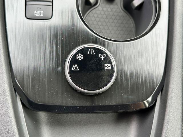 Photo of 2026 Glacier White Nissan Rogue
