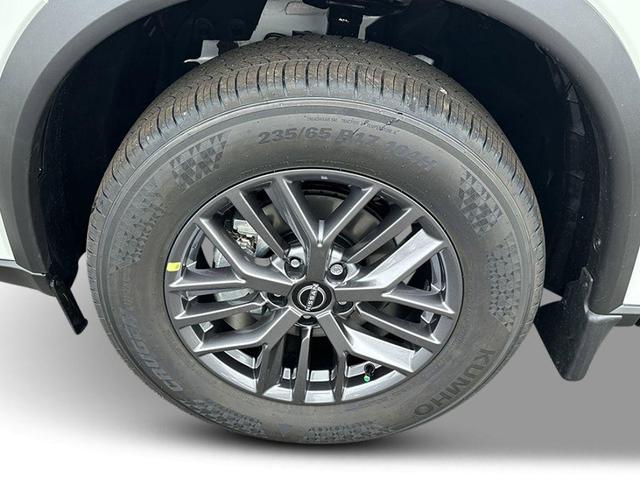 Photo of 2026 Glacier White Nissan Rogue