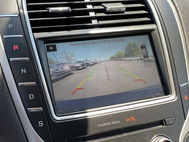 Photo of 2017 Magnetic Gray Metallic Lincoln MKX
