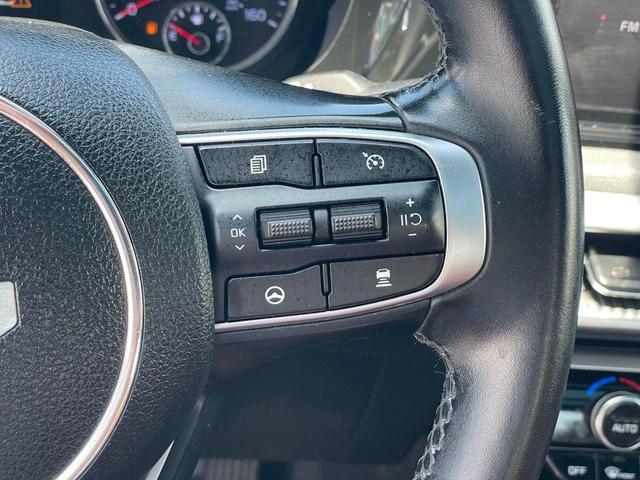 Photo of 2022 Glacial White Pearl Kia K5