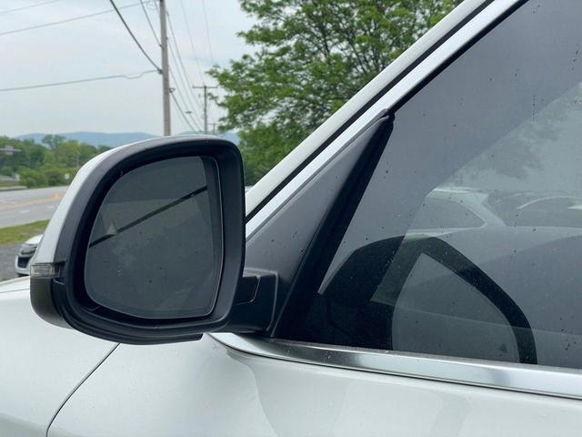 Photo of 2023 Alpine White BMW X3
