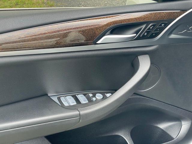 Photo of 2023 Alpine White BMW X3