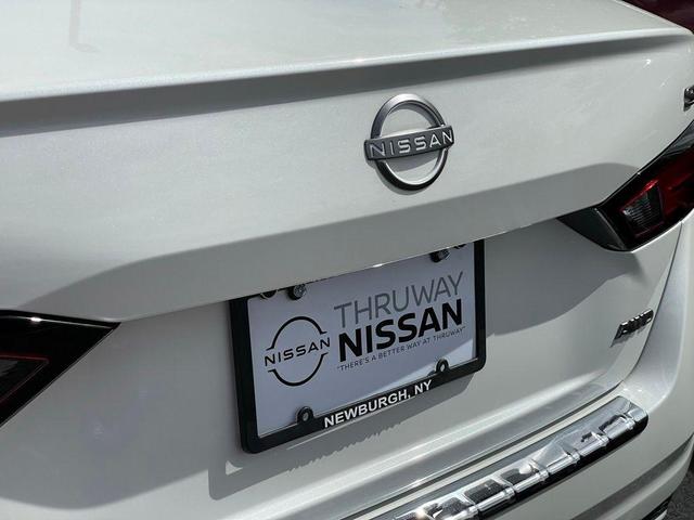 Photo of 2024 White Nissan Altima