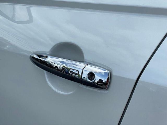 Photo of 2024 White Nissan Altima