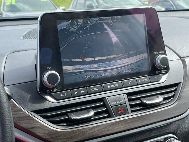 Photo of 2024 White Nissan Altima