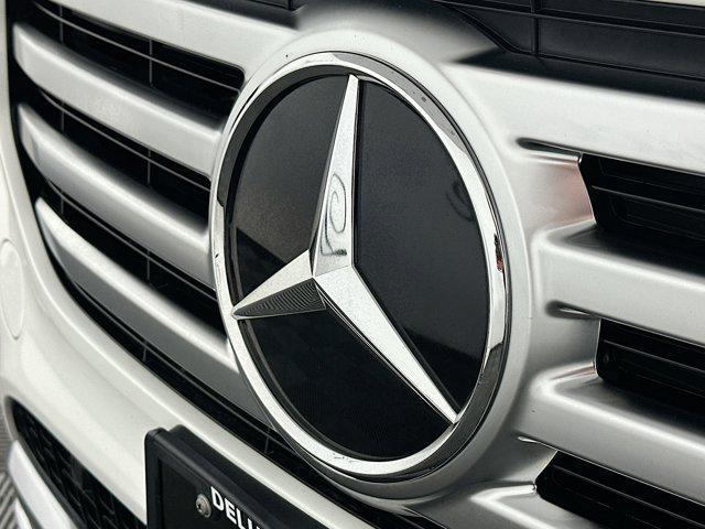 Photo of 2024 Polar White Mercedes-Benz GLB 250