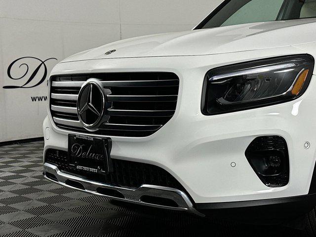 Photo of 2024 Polar White Mercedes-Benz GLB 250