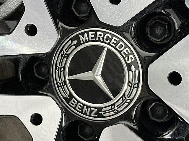 Photo of 2024 Polar White Mercedes-Benz GLB 250