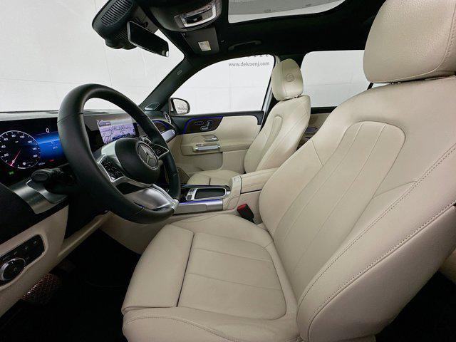 Photo of 2024 Polar White Mercedes-Benz GLB 250