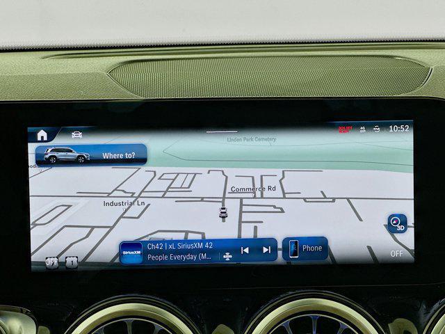 Photo of 2024 Polar White Mercedes-Benz GLB 250