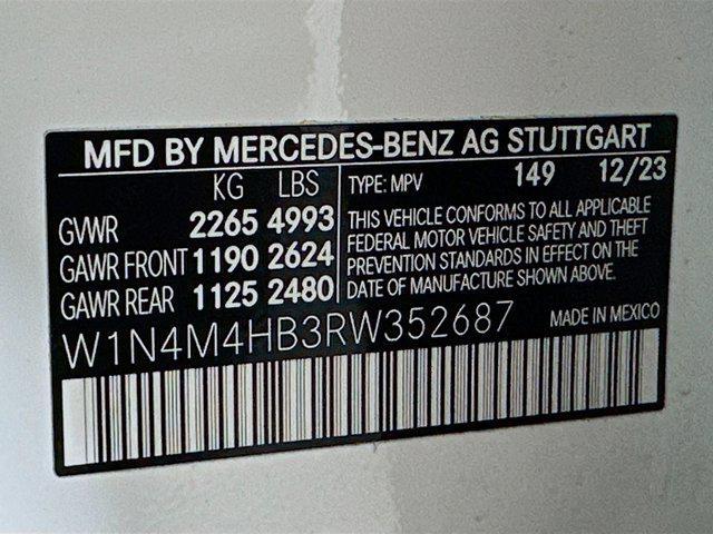Photo of 2024 Polar White Mercedes-Benz GLB 250