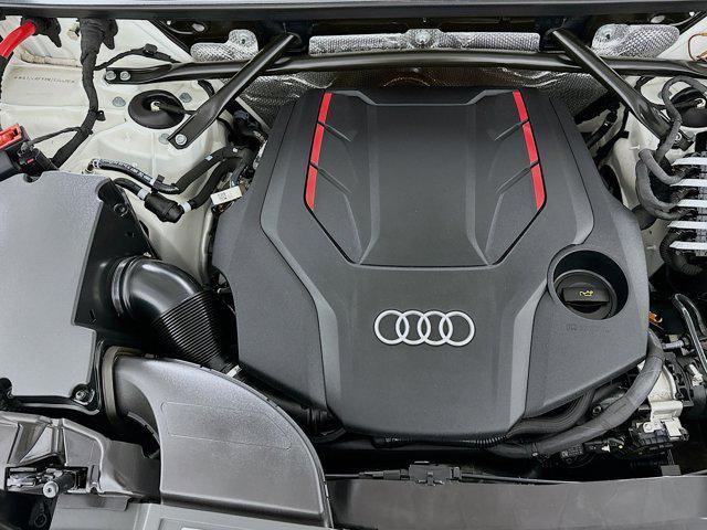 Photo of 2022 Ibis White Audi SQ5